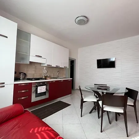 Апартаменты Milan Apartment
